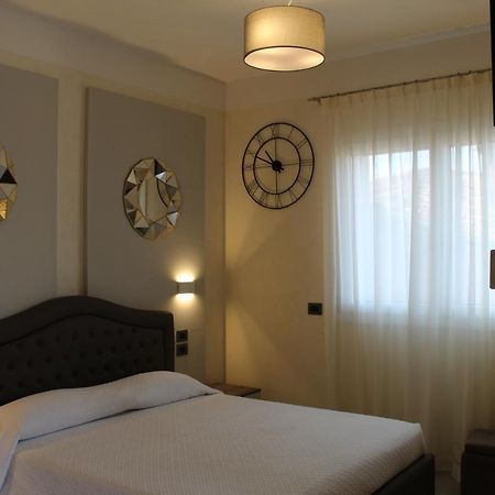 Villa Martina Luxury Rooms Десенцано дел Гарда Екстериор снимка