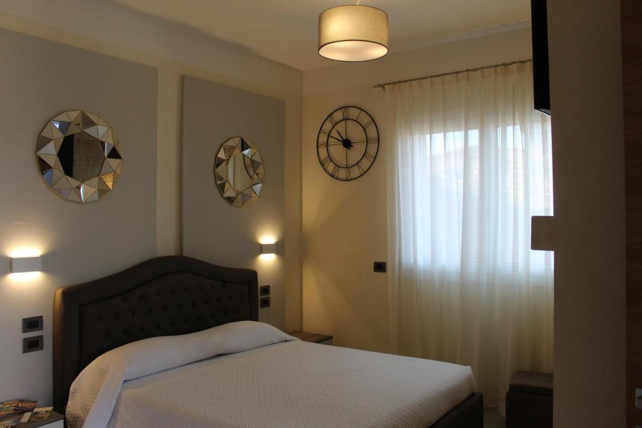 Villa Martina Luxury Rooms Десенцано дел Гарда Екстериор снимка