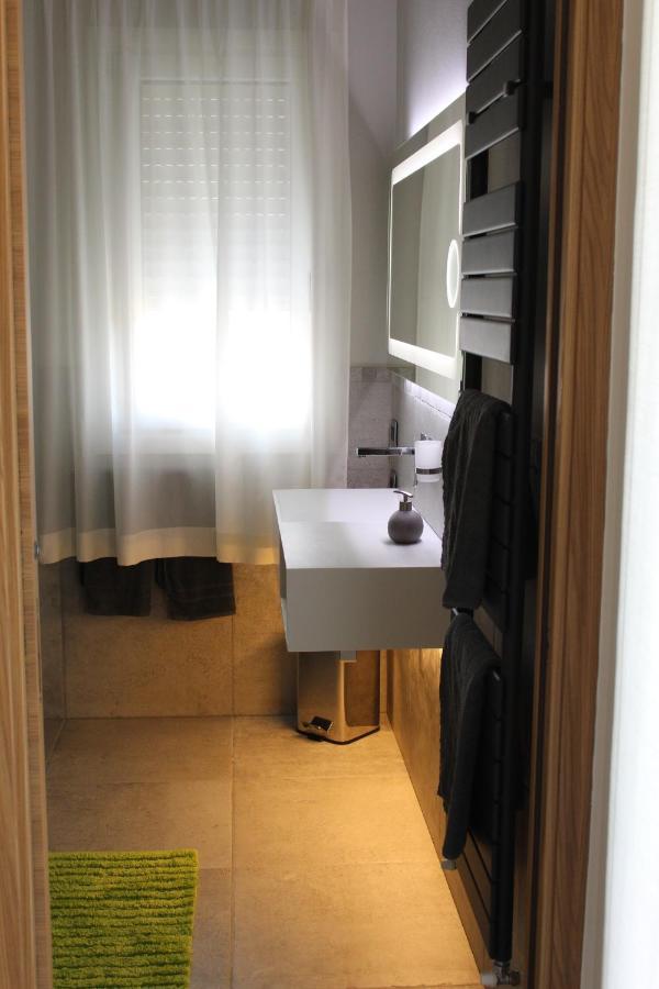 Villa Martina Luxury Rooms Десенцано дел Гарда Екстериор снимка