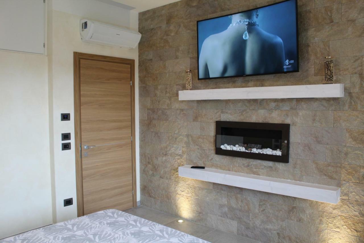 Villa Martina Luxury Rooms Десенцано дел Гарда Екстериор снимка