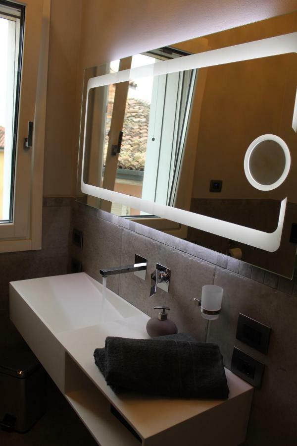 Villa Martina Luxury Rooms Десенцано дел Гарда Екстериор снимка