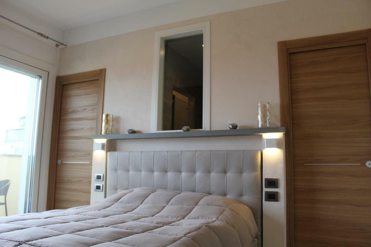 Villa Martina Luxury Rooms Десенцано дел Гарда Екстериор снимка