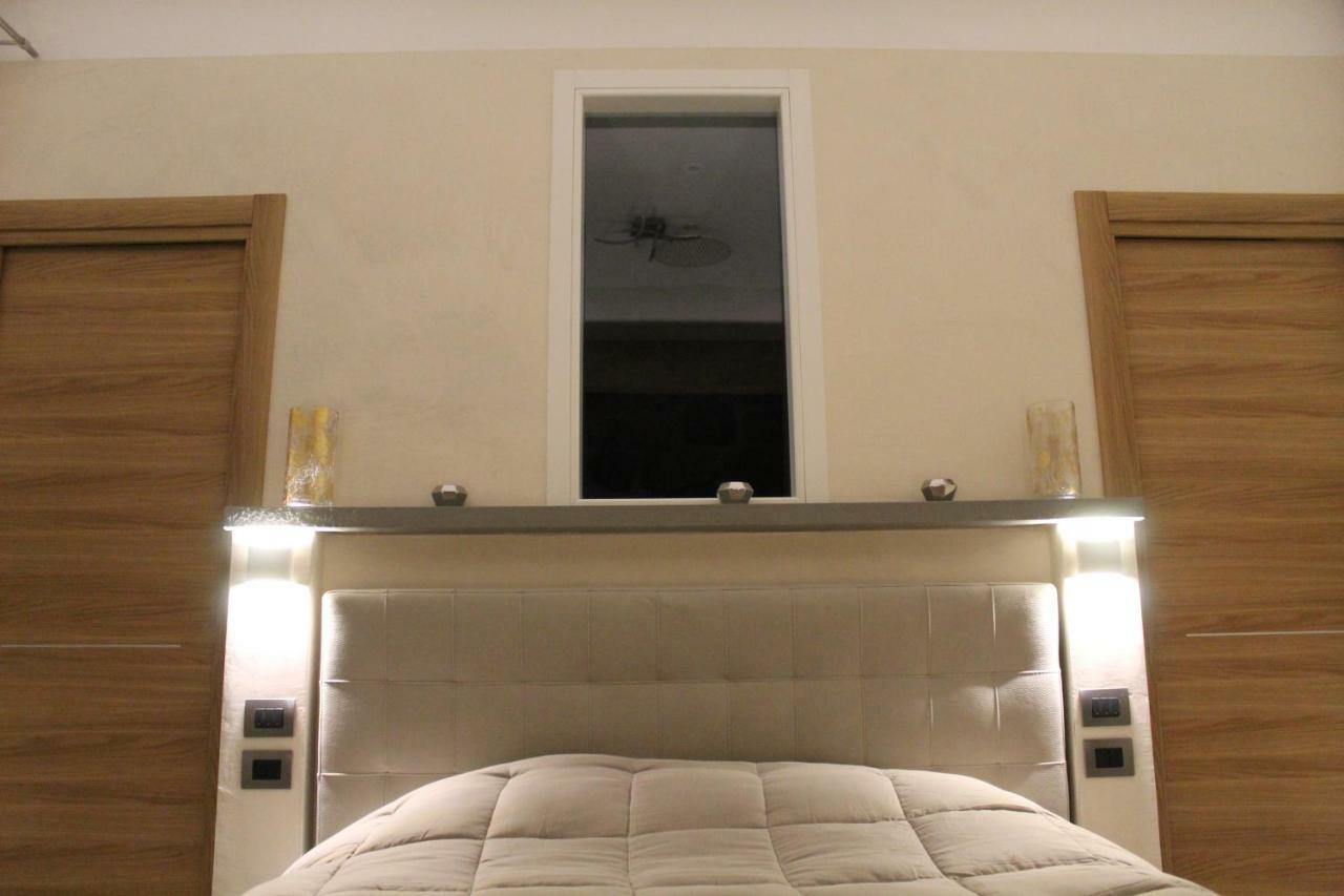Villa Martina Luxury Rooms Десенцано дел Гарда Екстериор снимка